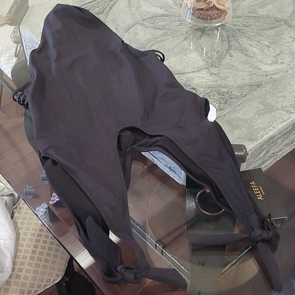 aleefa Monokini Solid One Piece Swimsuit V Cutout small Black new - Picture 4 of 5